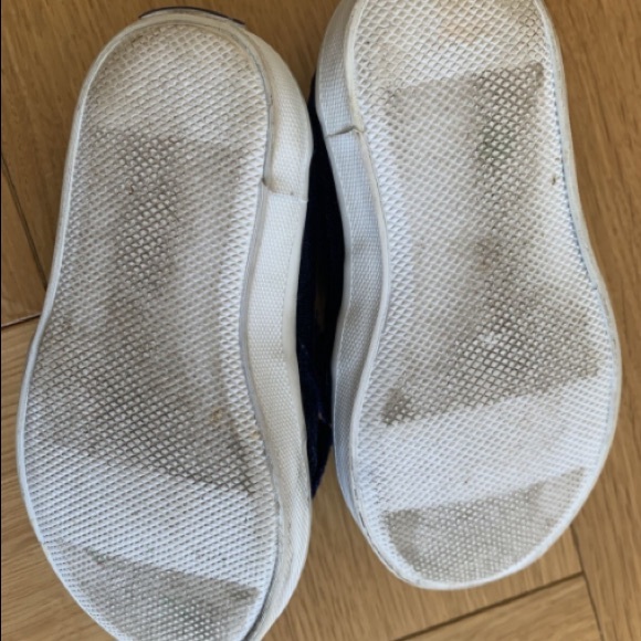 Girls navy velvet bow shoes size 6 - Picture 3 of 3